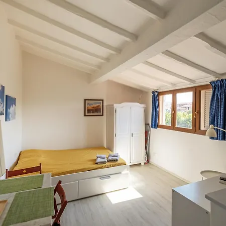 Laura- Cozy Apartman Firenze